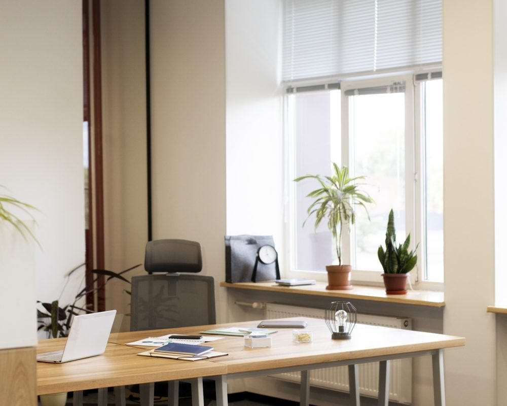 vista-frontal-escritorio-oficina (1)